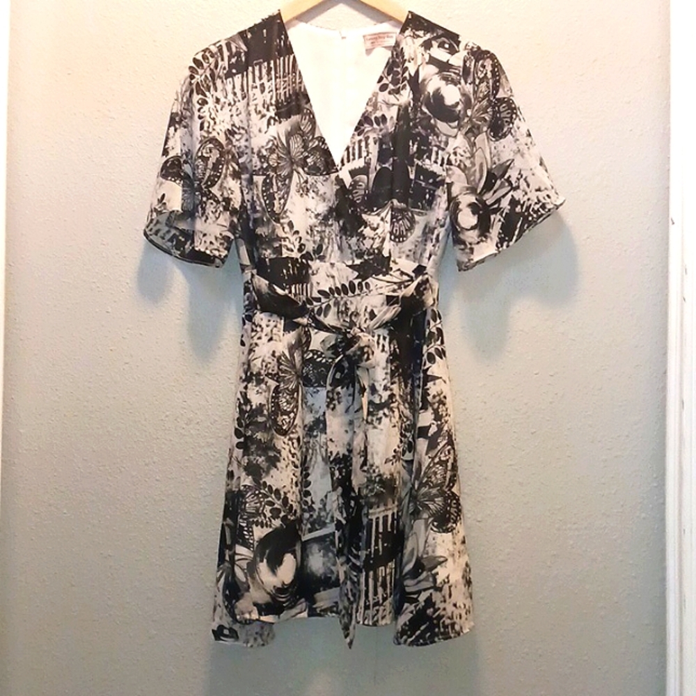Xuong May Dep print dress